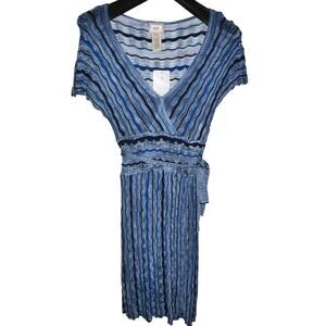 ECI New York Dress belt tied at waist & liner pretty blue pattern Medium